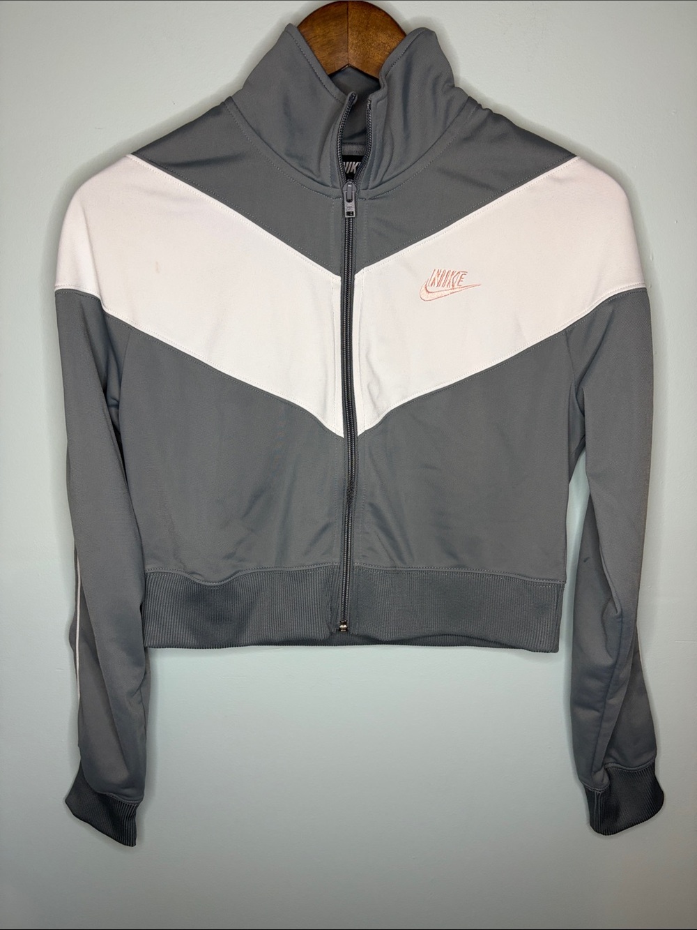 Nike Sportswear Women’s Heritage Cropped Track Jacket in Grey/White Size Small